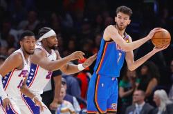 开云体育登录-尼日利亚男篮力克76人，艾顿三分雨点燃全场