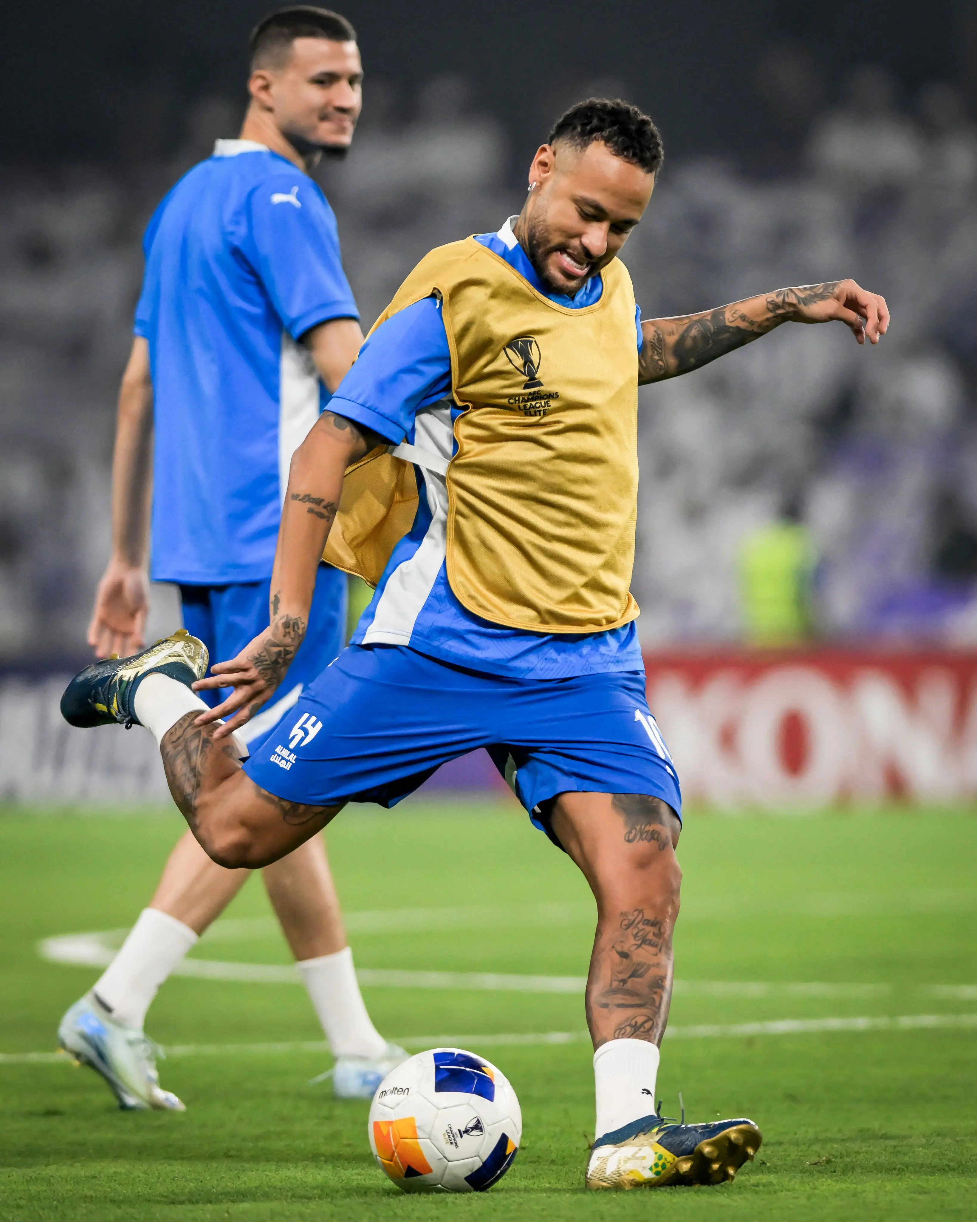 乌拉圭强势丹麦，内马尔送出助攻