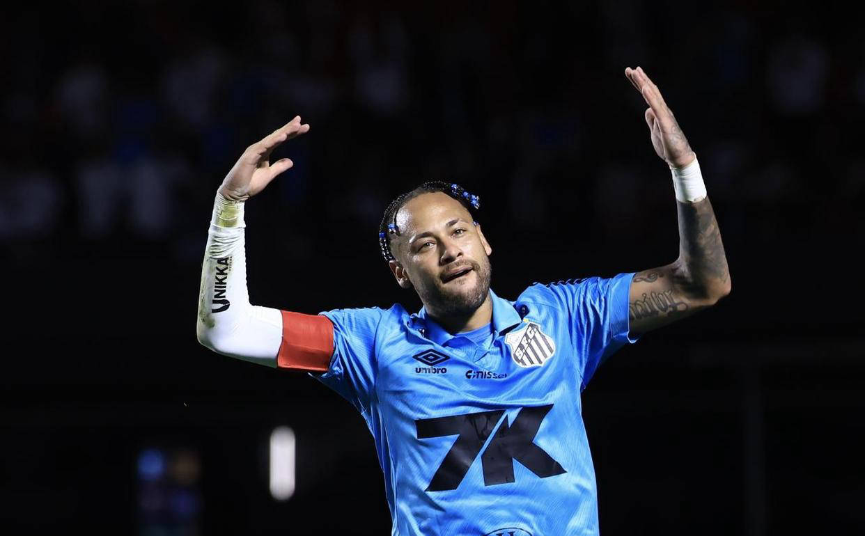 乌拉圭强势丹麦，内马尔送出助攻