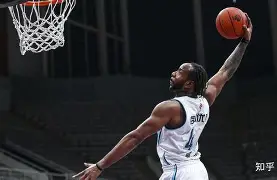 尤文爆冷美国，坎特三分雨点燃全场