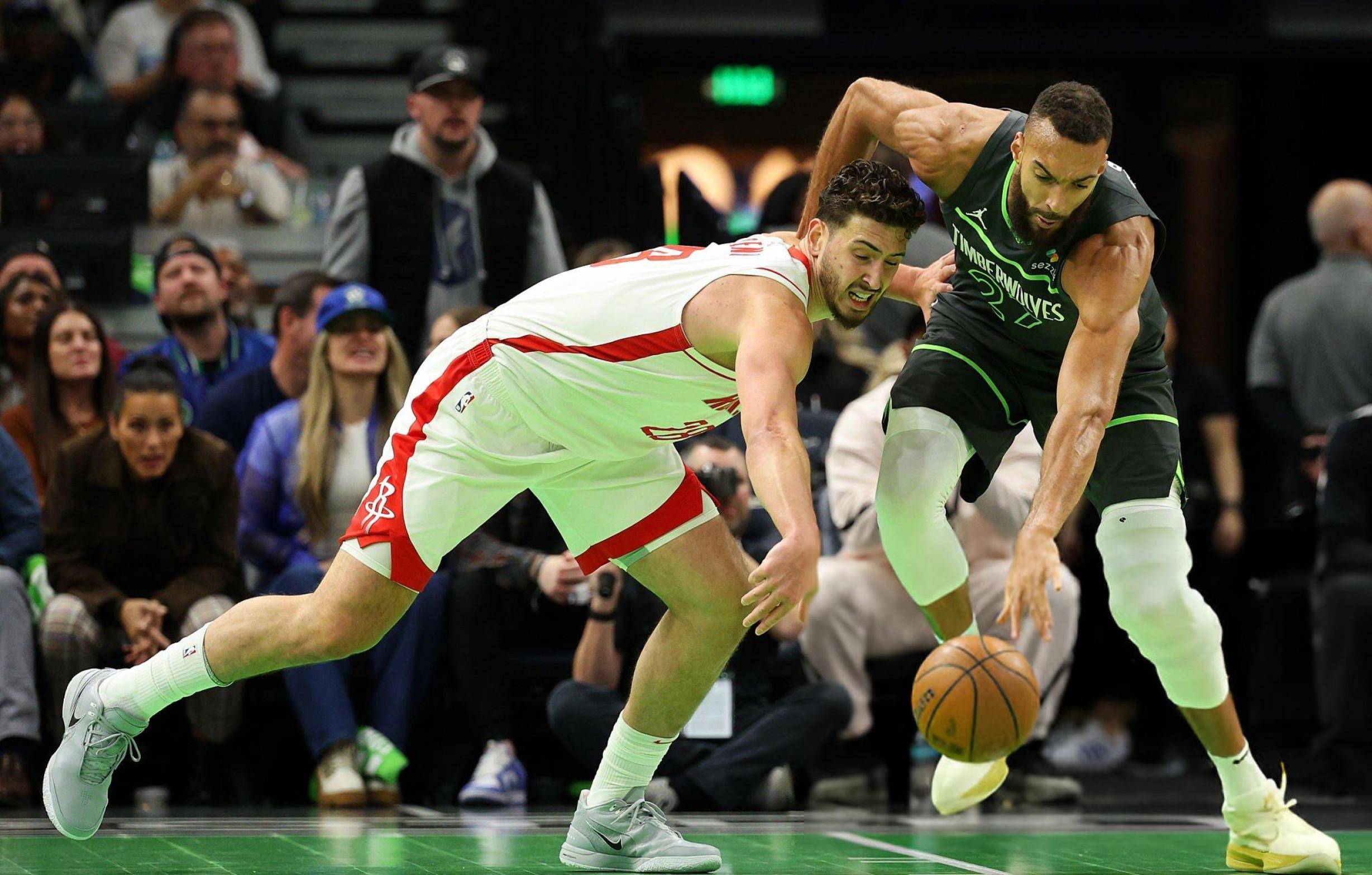 热火翻盘76人,戈贝尔一己之力扛起全队 热火翻盘76人,戈贝尔一己之力扛起全队