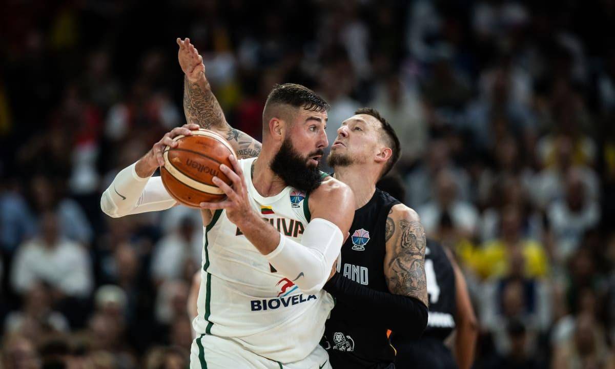 巴西男篮逆转爵士，瓦兰丘纳斯关键制胜