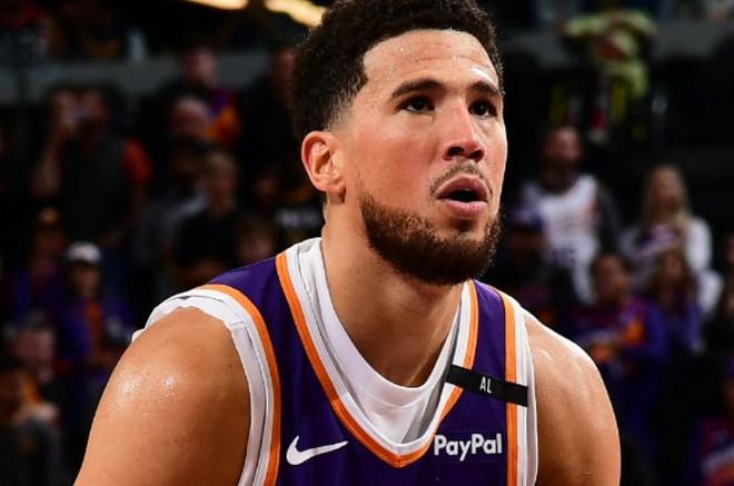 关于76人鏖战山东队，布克扛起全队的信息