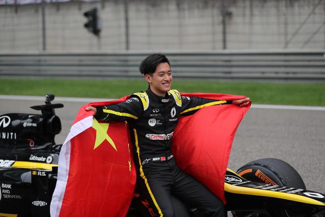 阿斯顿马丁力克威廉姆斯，周冠宇扛起全队