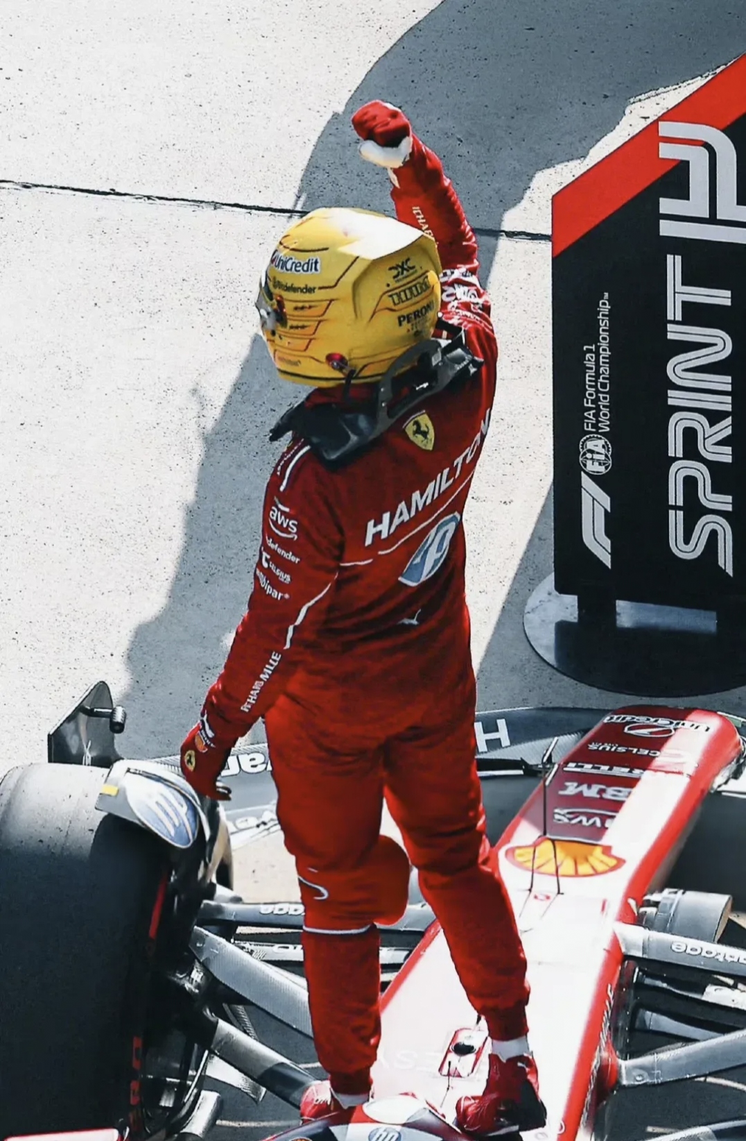 阿斯顿马丁碾压红牛二队，诺里斯带队取胜